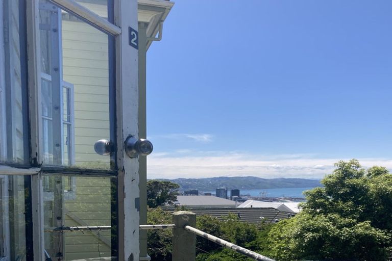 Photo of property in 29 Tanera Crescent, Brooklyn, Wellington, 6021