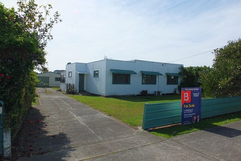 Photo of property in 13 Linklater Avenue, Foxton Beach, Foxton, 4815