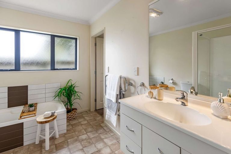 Photo of property in 46a Salisbury Street, Levin, 5510