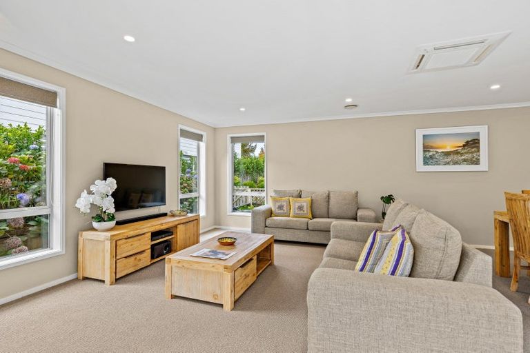 Photo of property in 7 Laly Haddon Place, Matakana, Warkworth, 0985