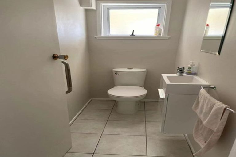 Photo of property in 8 Kay Drive, Blockhouse Bay, Auckland, 0600