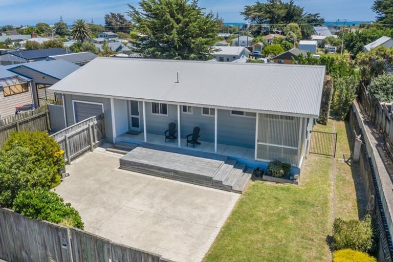 Photo of property in 63 Kahukura Avenue, Waitarere Beach, Levin, 5510