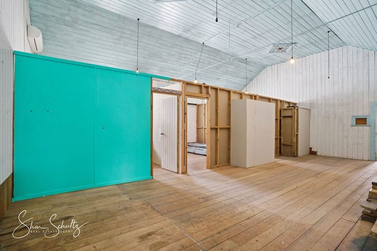 Photo of property in 12 Franklin Road, Paparoa, 0571