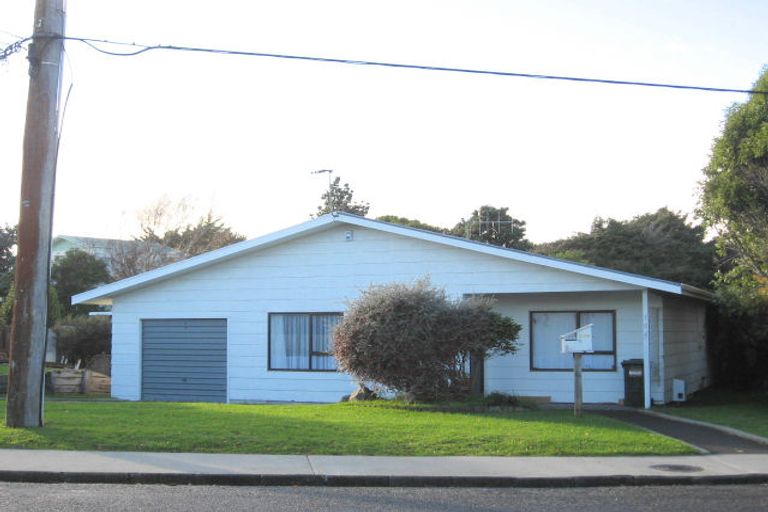 Photo of property in 106 Alexander Road, Raumati Beach, Paraparaumu, 5032