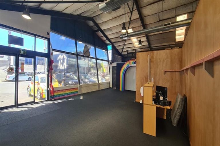 Photo of property in 25a Great South Road, Papakura, 2110