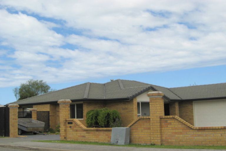 Photo of property in 15 Parsonage Road, Woodend, 7610