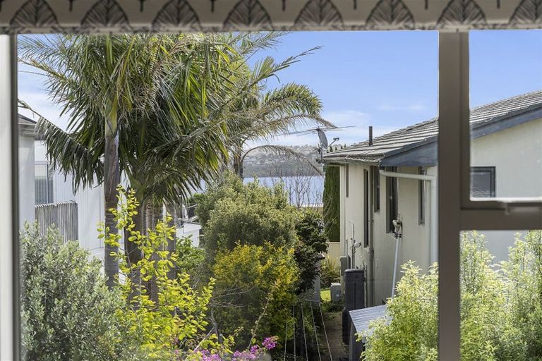 Photo of property in 24 Gulf Crest, Bucklands Beach, Auckland, 2012