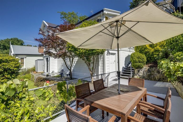 Photo of property in 6 Cameron Road, Bluff Hill, Napier, 4110