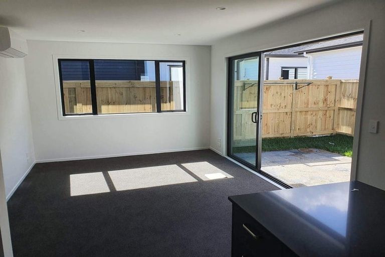 Photo of property in 3 Castlepoint Avenue, Takanini, 2110