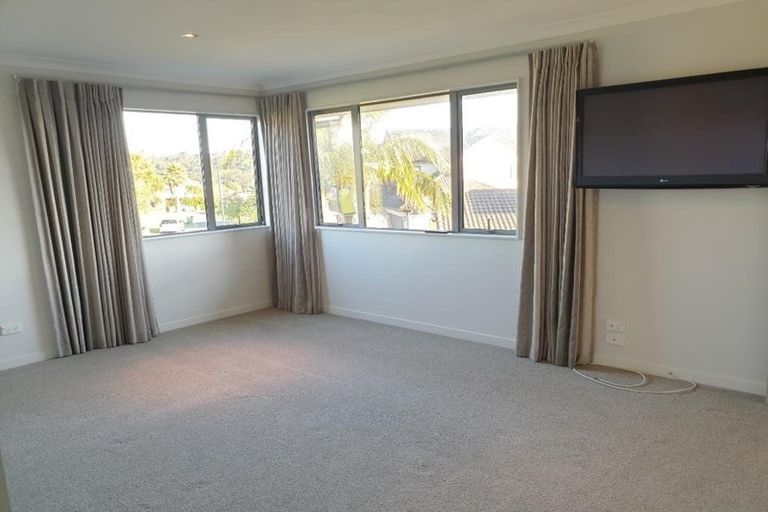 Photo of property in 5 Kelmore Place, Schnapper Rock, Auckland, 0632