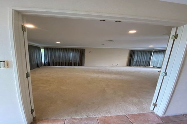 Photo of property in 10 Mullagh Place, East Tamaki Heights, Auckland, 2016