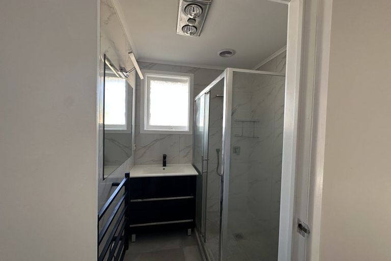 Photo of property in 4 Convair Crescent, Mangere, Auckland, 2022