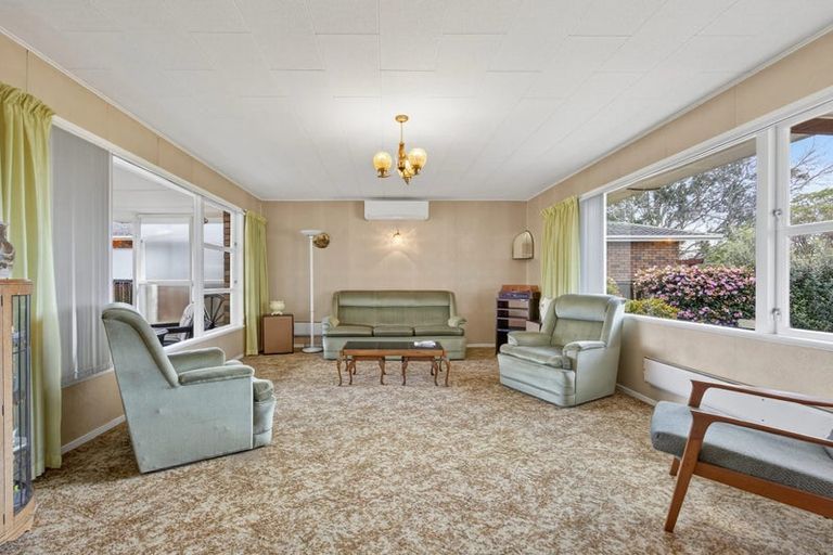 Photo of property in 16 Cascades Road, Pakuranga Heights, Auckland, 2010