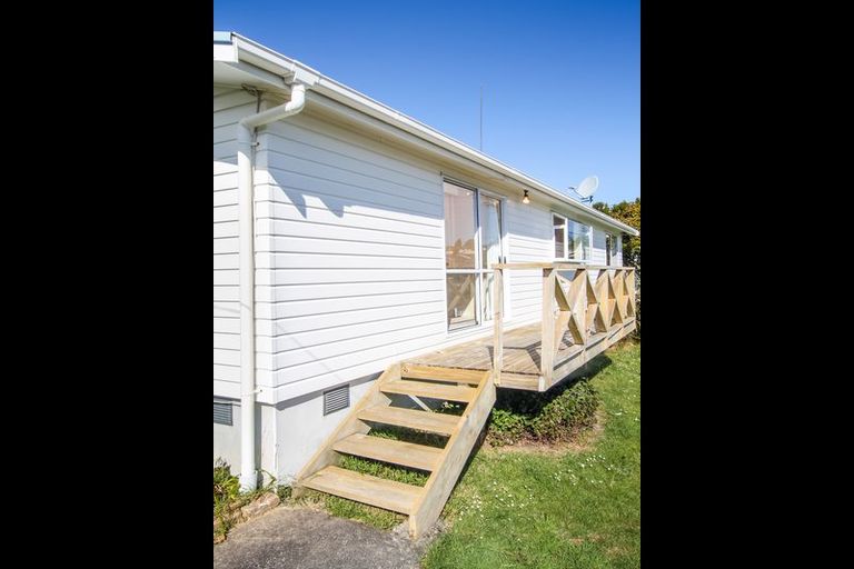 Photo of property in 2/15 Adriatic Avenue, Henderson, Auckland, 0612