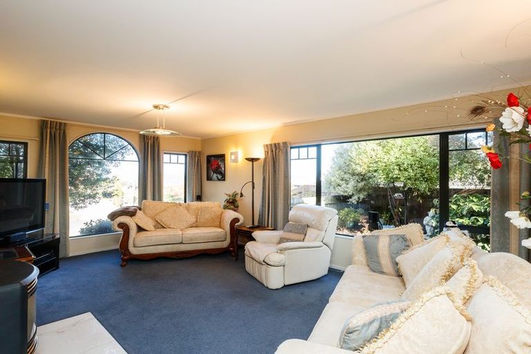 Photo of property in 11 Aspen Way, Kelvin Grove, Palmerston North, 4414