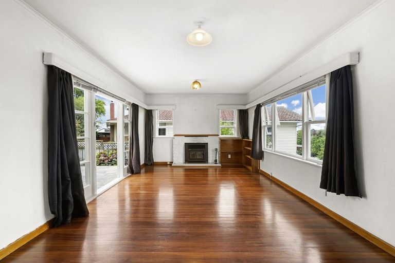 Photo of property in 13 Bruce Road, Glenfield, Auckland, 0629