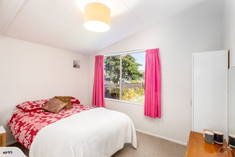 Photo of property in 6 Clare Place, Cromwell, 9310