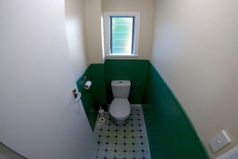 Photo of property in 15 Murray Road, Te Atatu Peninsula, Auckland, 0610