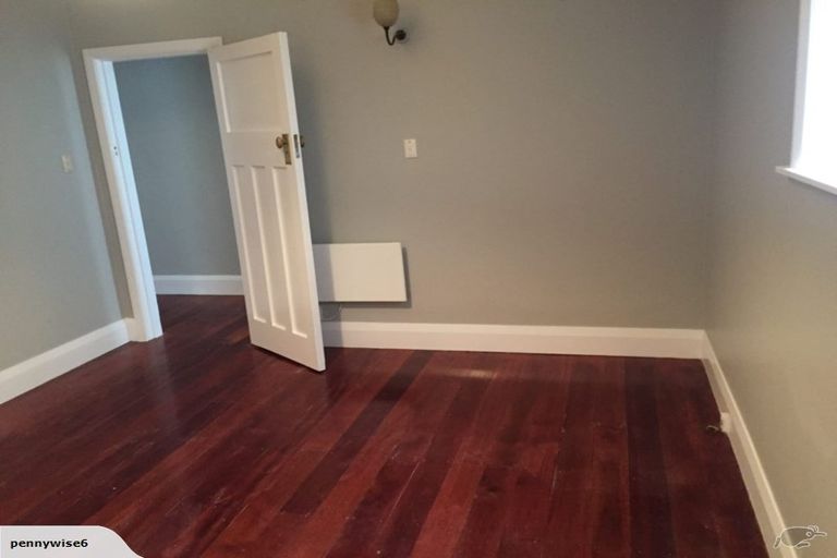 Photo of property in 79a Mills Road, Brooklyn, Wellington, 6021