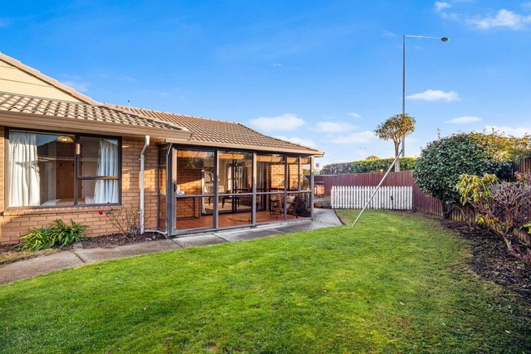 Photo of property in 1/18 Dumfries Drive, Hei Hei, Christchurch, 8042