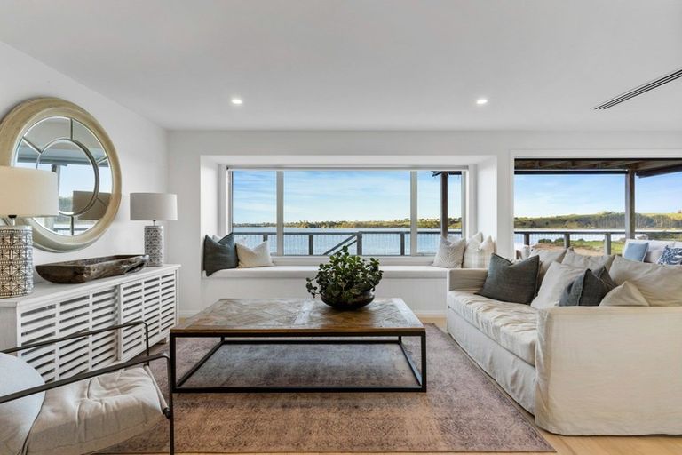 Photo of property in 369 Clifton Road, Whitford, Howick, 2571