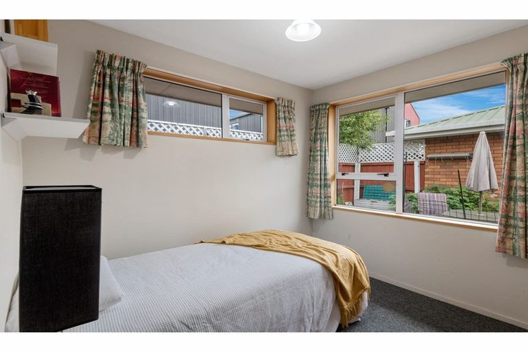 Photo of property in 2/5 Broadbent Street, Riccarton, Christchurch, 8041