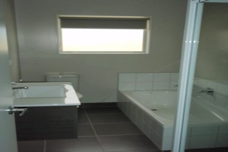 Photo of property in 85 Tiriwa Drive, Massey, Auckland, 0614