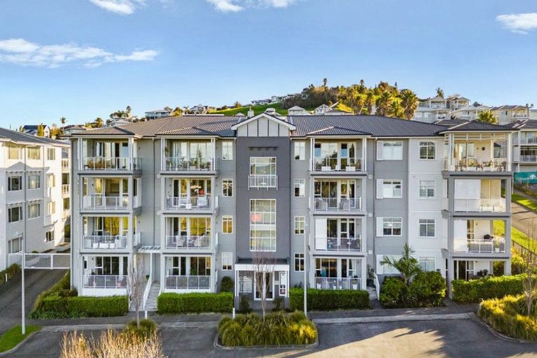 Photo of property in 38 Rewa Rewa Lane, Orewa, 0931