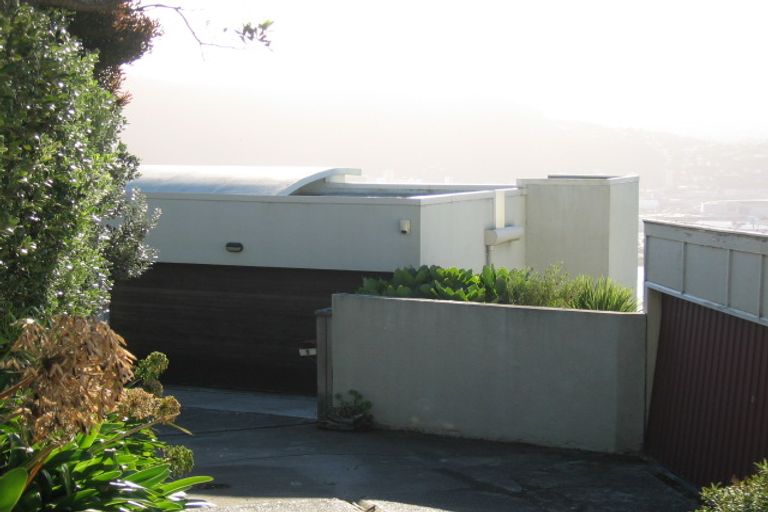Photo of property in 1 Robieson Lane, Roseneath, Wellington, 6011