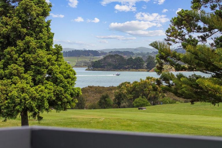 Photo of property in 3 Stella Drive, Clarks Beach, 2122