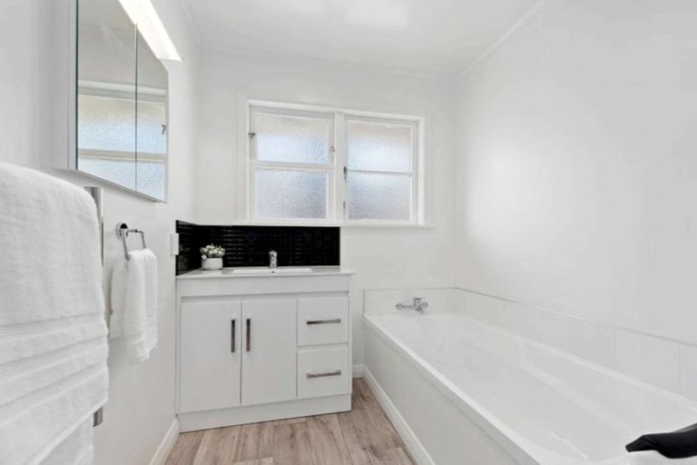 Photo of property in 971 Fergusson Drive, Ebdentown, Upper Hutt, 5018