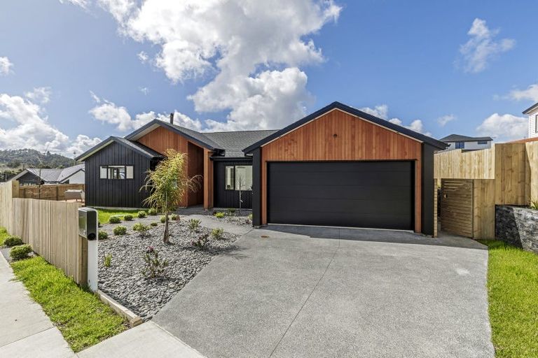 Photo of property in 3 Kiokio Place, Swanson, Auckland, 0614