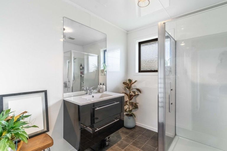 Photo of property in 126 Great North Road, Winton, 9720