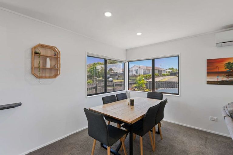 Photo of property in 55 Edgewater Parade, Waiuku, 2123