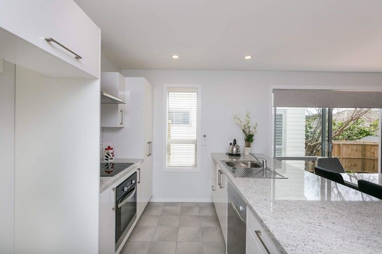 Photo of property in 41a Collins Avenue, Tawa, Wellington, 5028