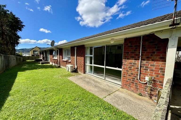 Photo of property in 3/12 Fraser Street, Wainuiomata, Lower Hutt, 5014