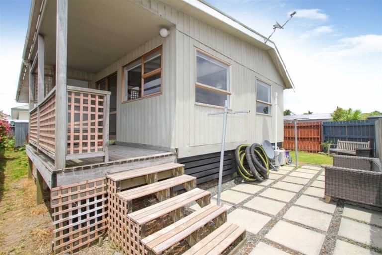 Photo of property in 13a Bay Street, Red Beach, 0932