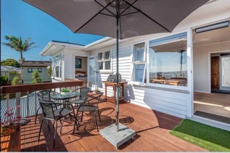 Photo of property in 10 Coronation Road, Glenfield, Auckland, 0627