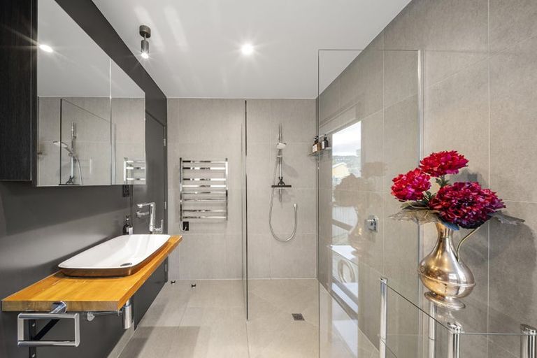 Photo of property in 36 Robertson Street, Raglan, 3225