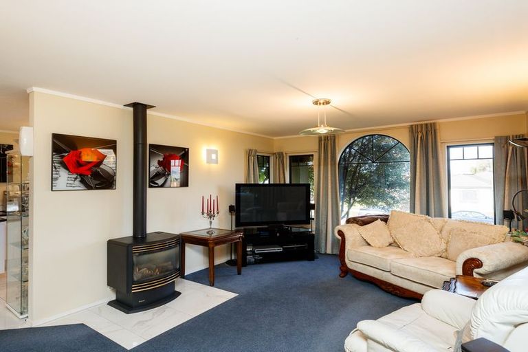 Photo of property in 11 Aspen Way, Kelvin Grove, Palmerston North, 4414