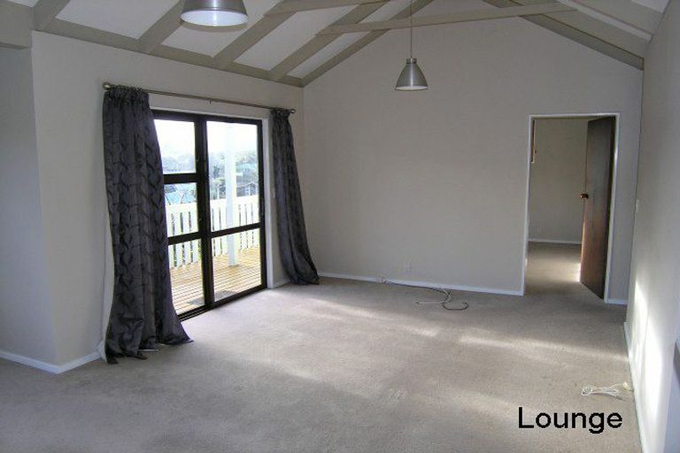 Photo of property in 33a Pekanga Road, Normandale, Lower Hutt, 5010