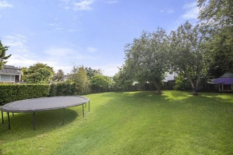 Photo of property in 16 The Boulevard, Sunnyhills, Auckland, 2010