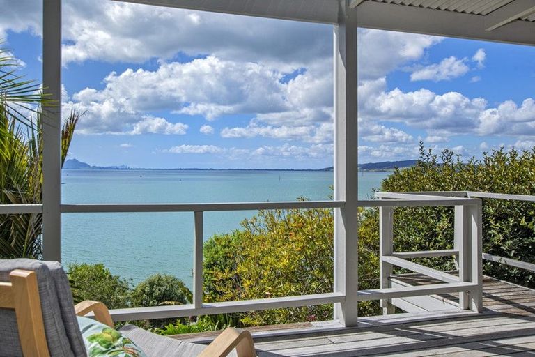 Photo of property in 122 Beach Road, Onerahi, Whangarei, 0110