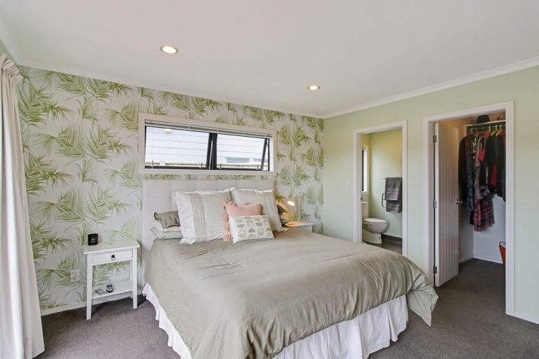 Photo of property in 9 Oxnam Place, Foxton Beach, Foxton, 4815