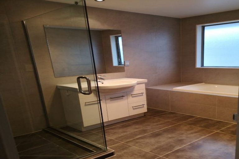 Photo of property in 10 Puweto Avenue, Takanini, 2112