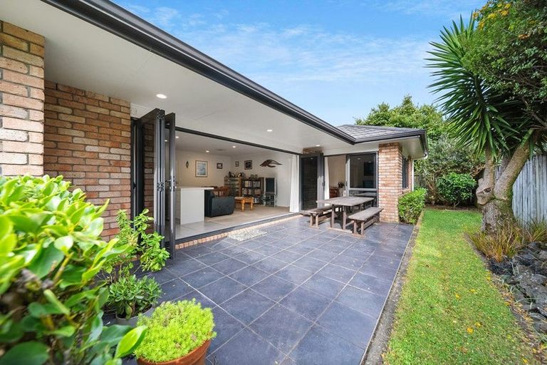 Photo of property in 27 Willowgrange Place, Pukekohe, 2120