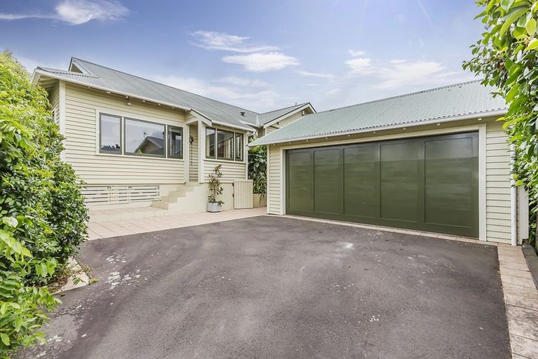 Photo of property in 24 Marsden Avenue, Karori, Wellington, 6012