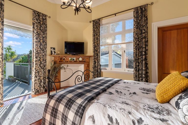 Photo of property in 49 Seaview Avenue, Northcote, Auckland, 0627