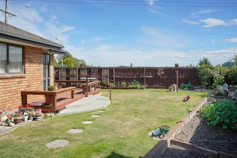 Photo of property in 20 School Road, Woodend, 7610