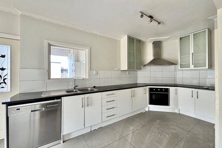 Photo of property in 2/15 James Road, Manurewa, Auckland, 2102